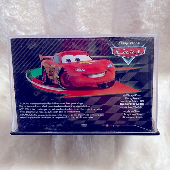 New Disney Store Cars2 Lightning McQueen Die Cast Collector's Case - Picture 4 of 5